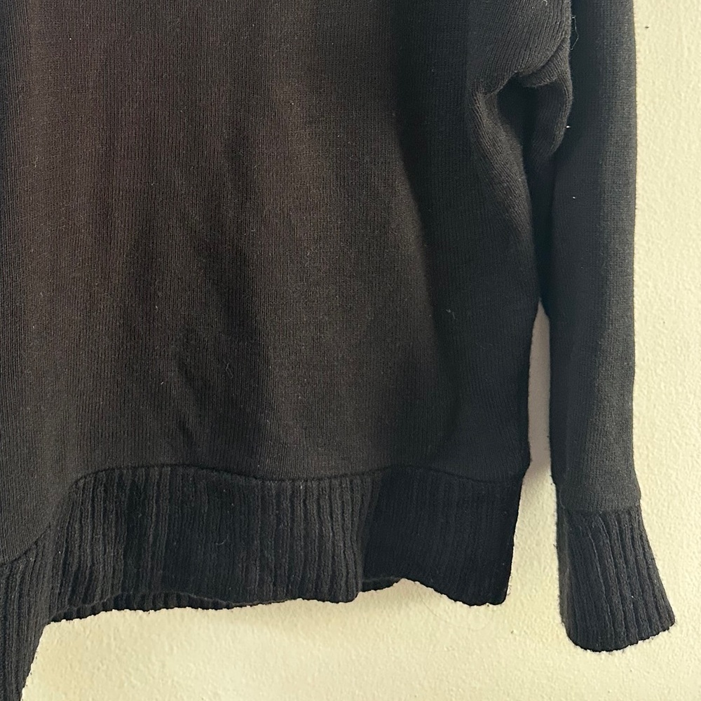 PRETTYLITTLETHING Off Shoulder Black Sweater w Knit Base Trim SIZE SMALL 2 4 - Picture 2 of 4